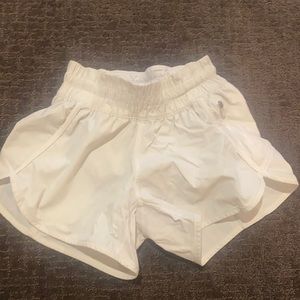 Lululemon tracker shorts